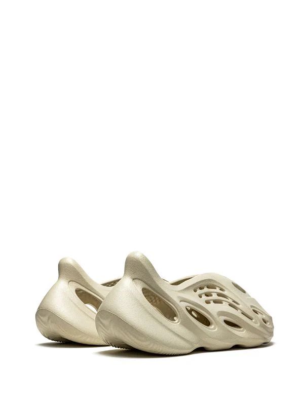ADIDAS YEEZY FOAM RUNNER "SAND"