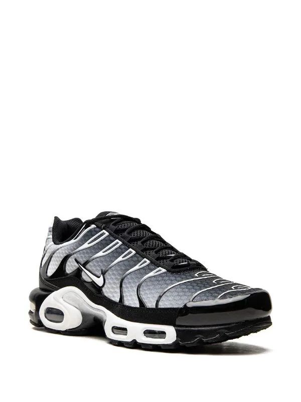 NIKE AIRMAX PLUS