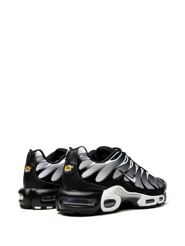 NIKE AIRMAX PLUS