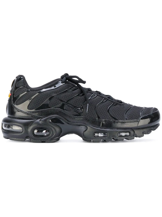 Nike airmax plus triple black 
Nike airmax plus black 
Nike airmax black 
Nike airmax TN
